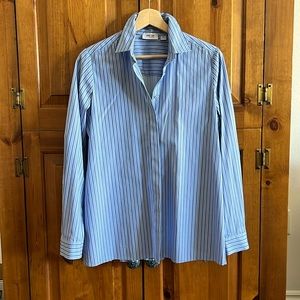 Per Se by Carlisle blue striped blouse, size 6, pleated back